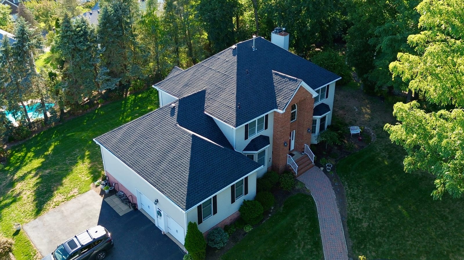 Completed architectural shingle roof in East Hanover, NJ